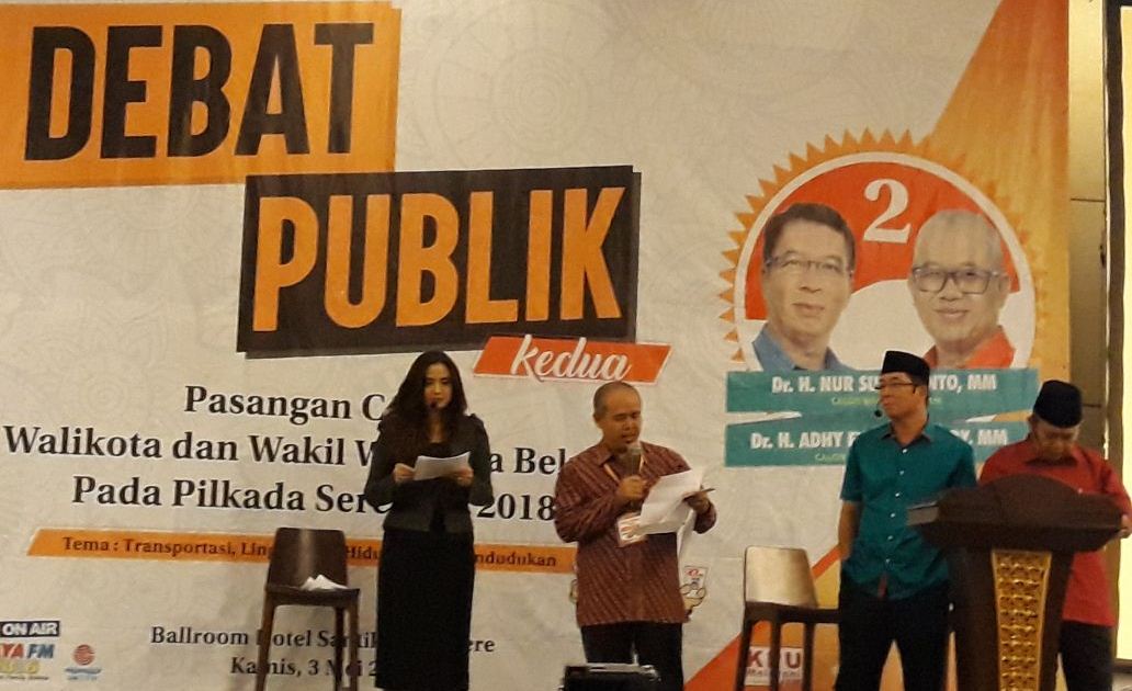 Acara Debat Kandidat Paslon Wali Kota dan Wakil Wali Kota Bekasi, di Santika Hotel, Harapan Indah, Kamis (3/5)