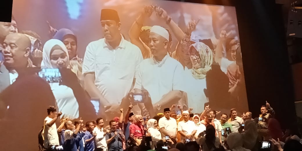 Rahmad effendi - Tri adhianto menang di beberapa lembaga survey versi hitung cepat