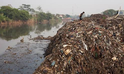 Sungai Citarum yang makin tercemar/net