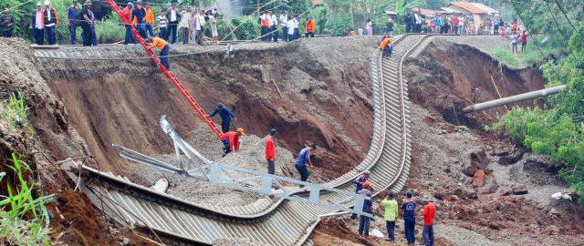 Salah satu bencana longsor di Jawa Barat