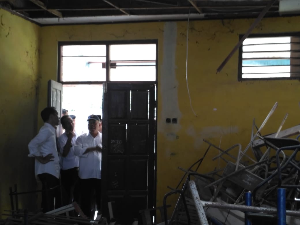 Jokowi mendatangi sekolah yang rusak di Muara gembong Kabupaten Bekasi