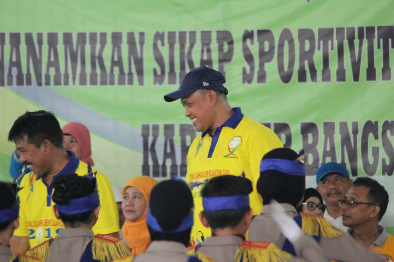 Wakil Wali Kota Bekasi, Tri Adhianto ketika membuka festival olahraga seni pelajar dan guru 2019, di Hall Basket GOR Kota Bekasi, Selasa (26/2).(Foto/Den)