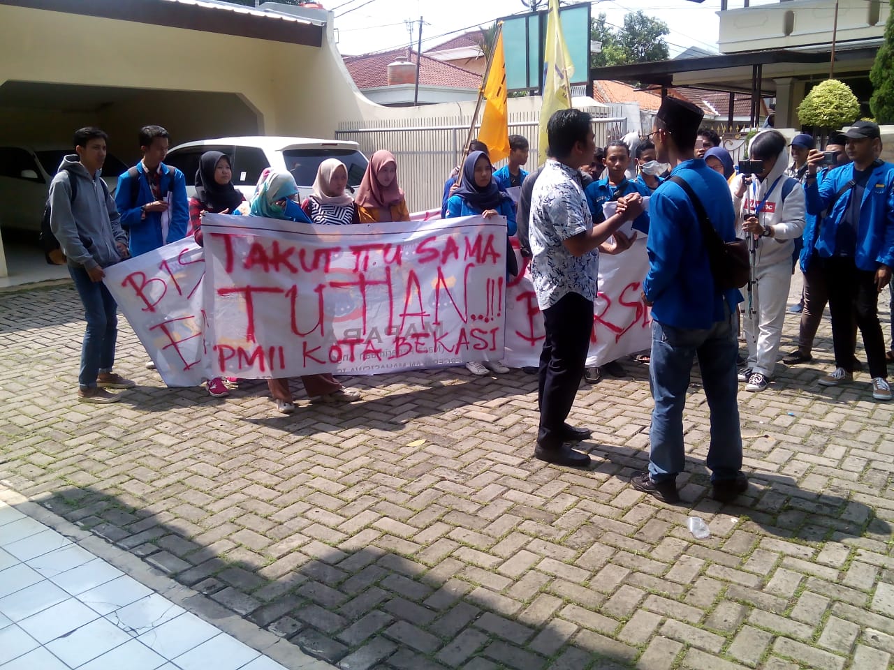 Massa PMII ang melakukan aksinya