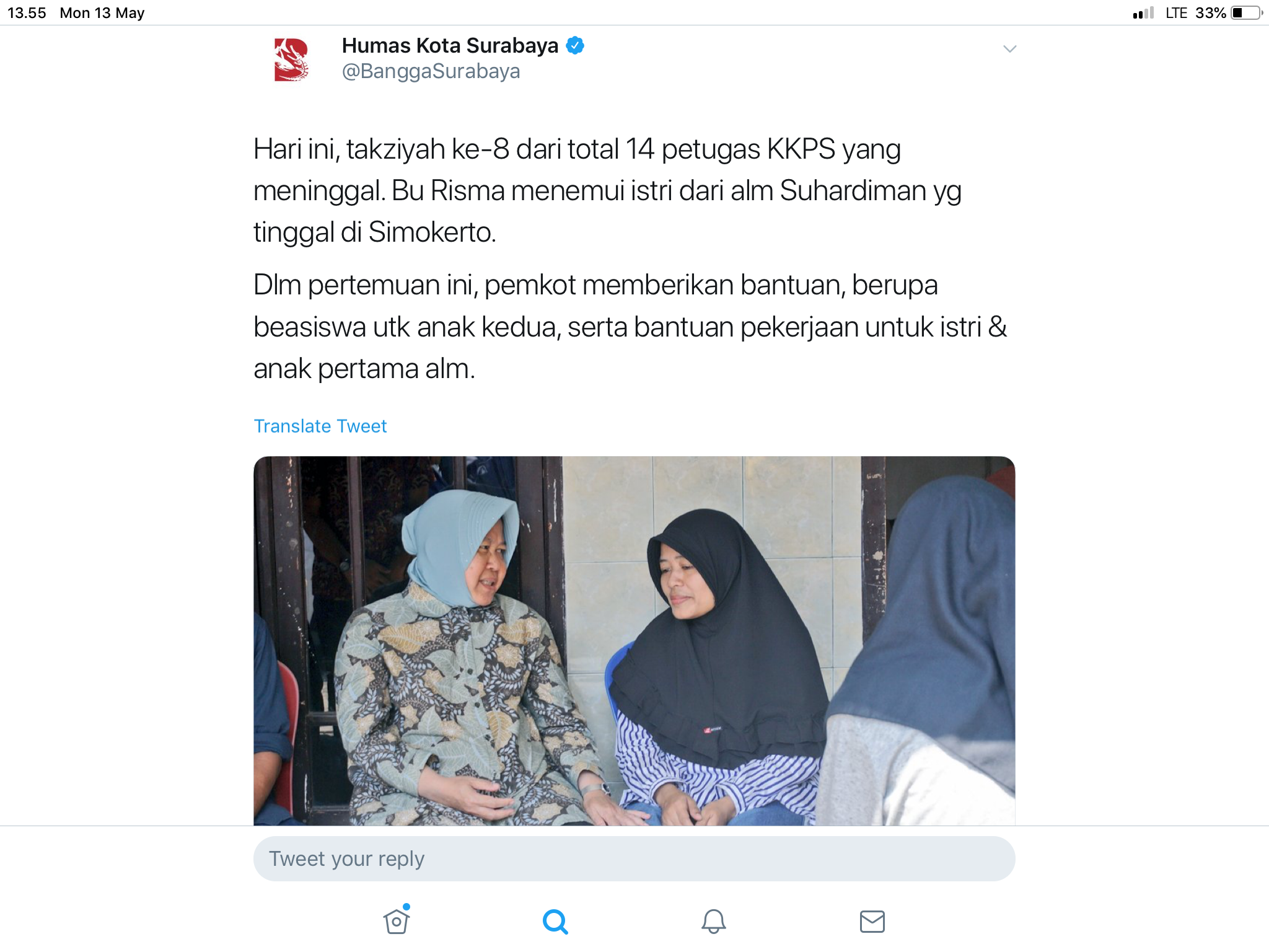 Kunjungan Walikota Surabaya Tri Risma ke salah satu korban anggota KPPS yang meninggal