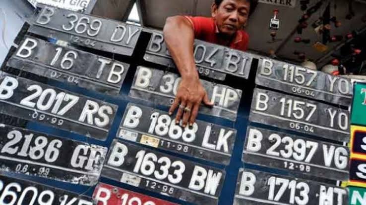 Polisi akan menertibkan pembuat plat kendaraan jalanan
