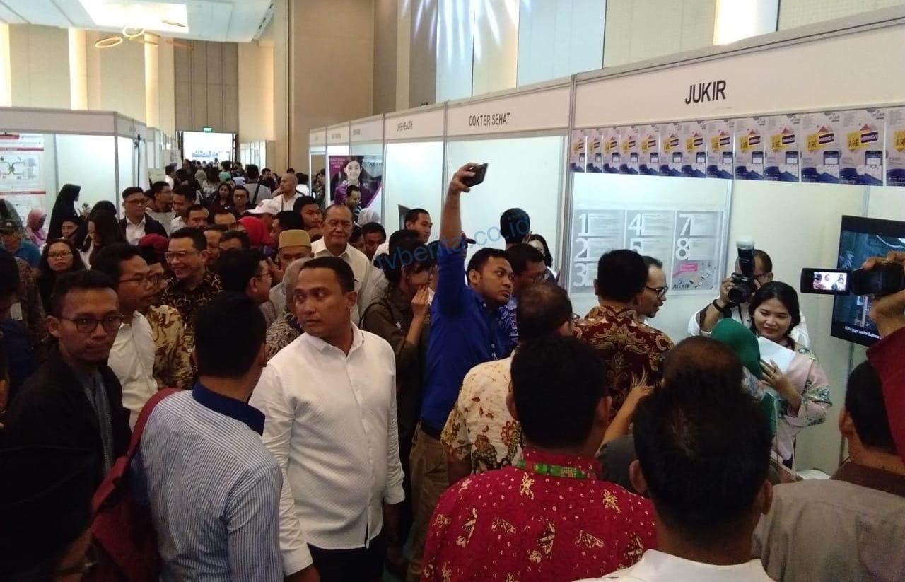 Para pencari kerja mamadati bursa kerja yag diselenggarakan di Kota Bekasi beberapa waktu lalu