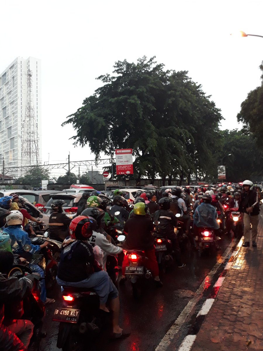 Kemacetan di Stasiun Bekasi