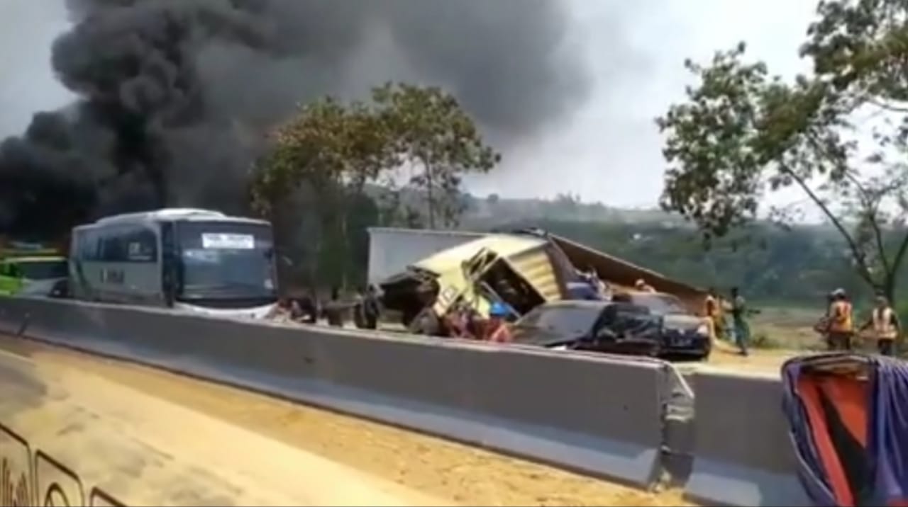 Kecelakaan maut di tol Purbaleunyi