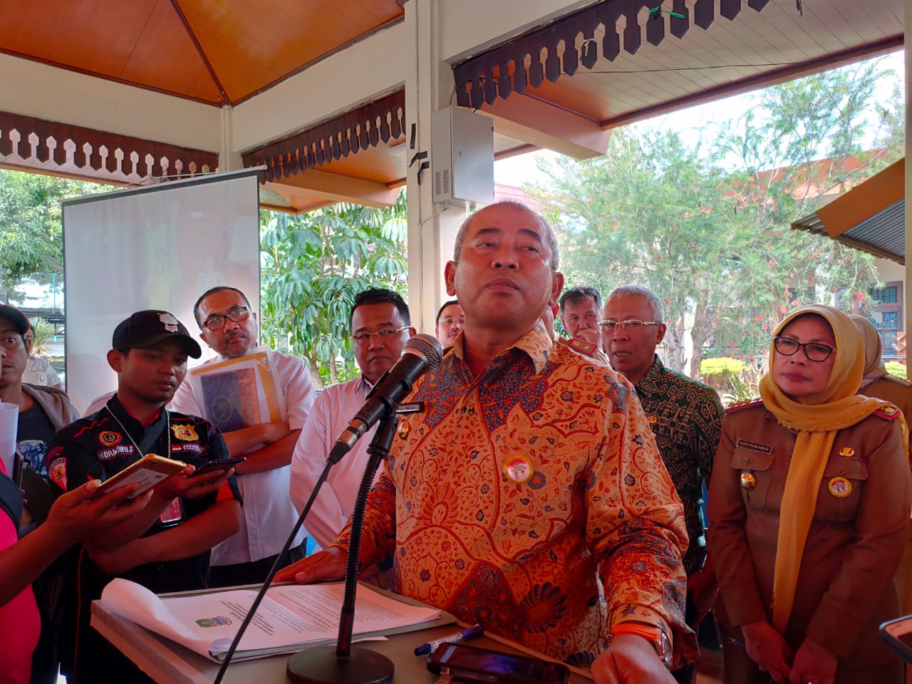 Walikota Bekasi Rahmat Effendi saat jumpa pers terkait Kartu Sehat