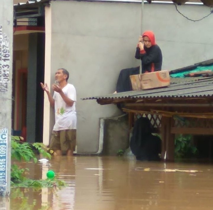 Korban banjir di Jatiasih, Kota Bekasi