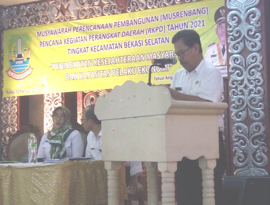 Foto: Camat Bekasi Selatan, Tadjudin menghadiri kegiatan Musyawarah Perencanaan dan Pembangunan (Musrenbang) tingkat Kecamatan Bekasi Selatan, di RM. Marga Jaya, Jalan Kemakmuran, Bekasi Selatan, (Rabu (12/2)
