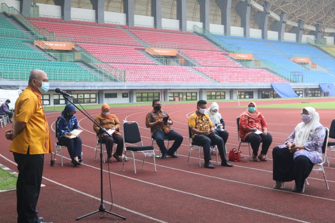 Walikota Bekasi Rahmat Effendi saat  emberikan arahan kepada para jajarannya