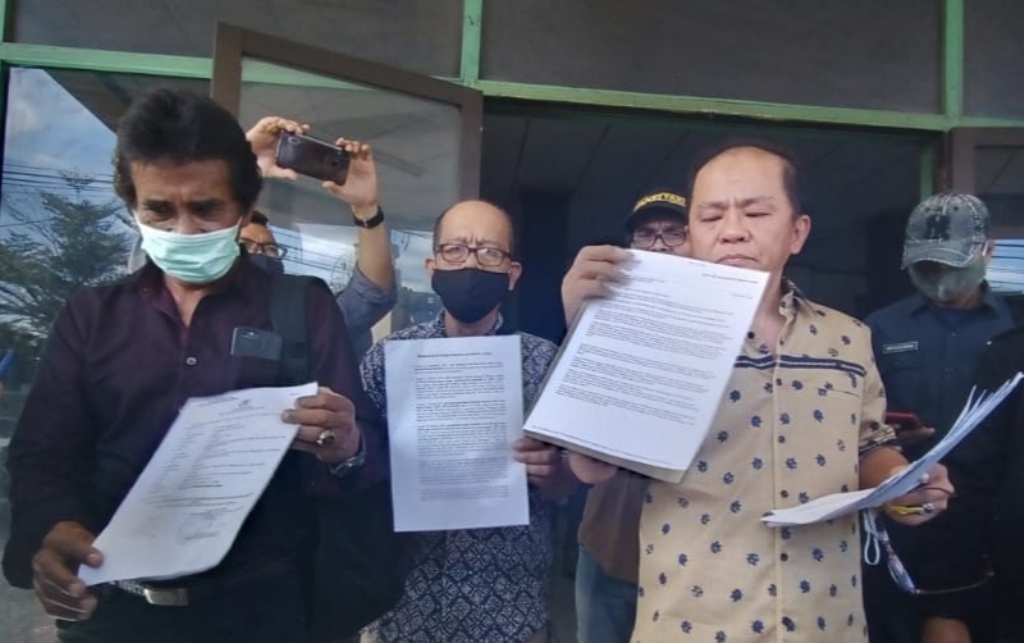 Pelapor Andi Salim melaporkan pengurus DPD Golkar Kota Bekasi ke Polda Metro Jaya