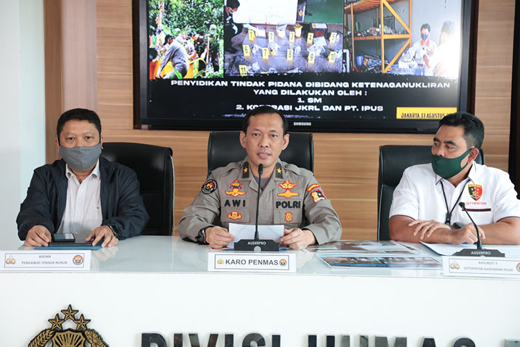 Kaopenmas Polri Brigjen Pol Awi Setiono saat memberikan keterangan persnya