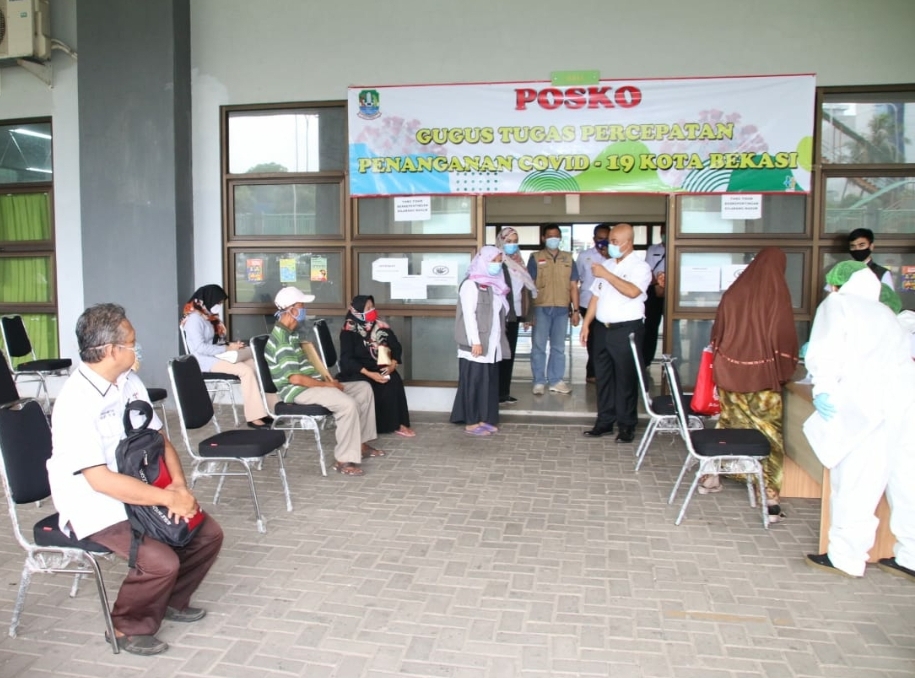 Foto: Posko penanganan rapid tes di Rumah Sakit Darurat Patriot Candrabhaga