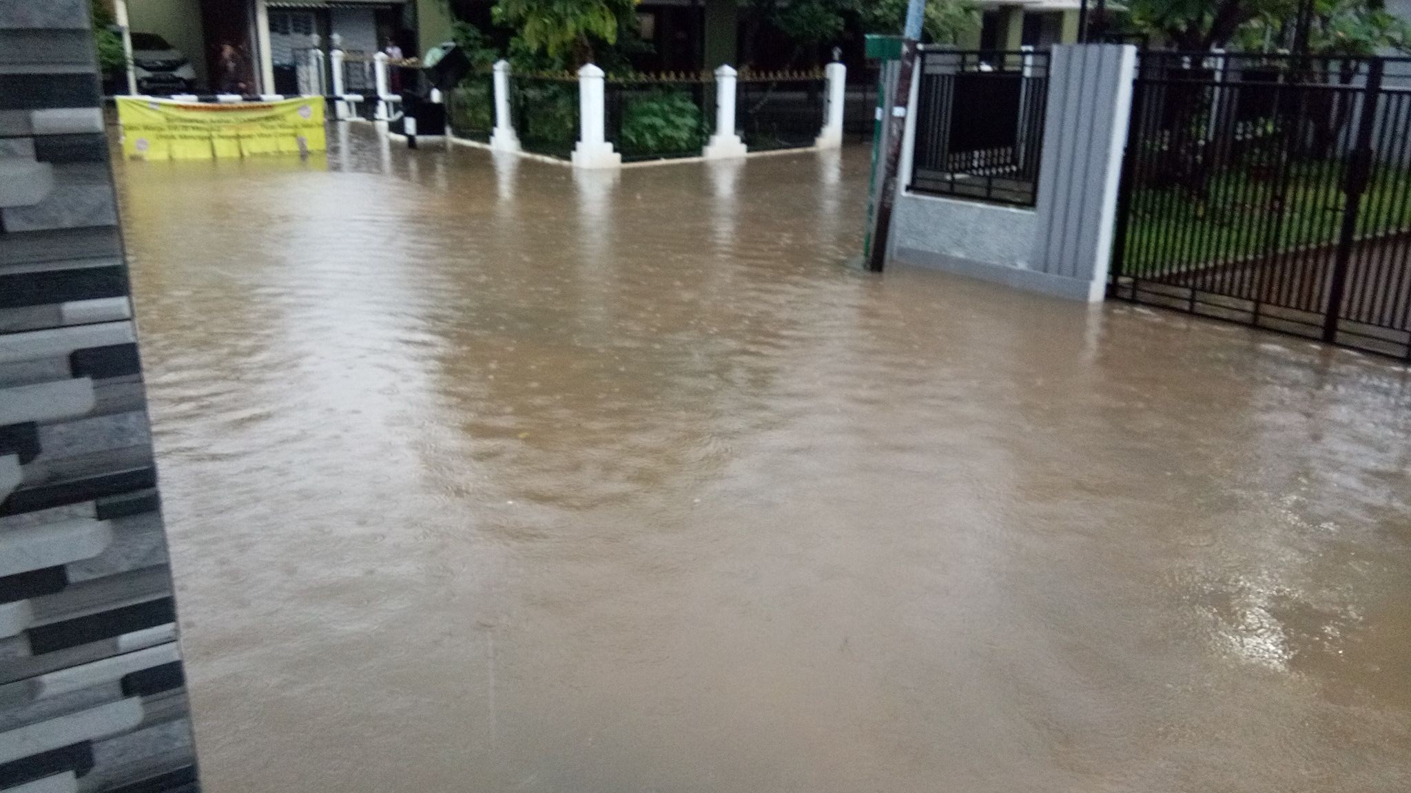 Banjir di salah satu pemukiman di Kota Bekasi