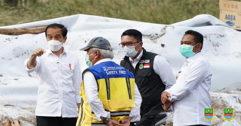 Presiden Jokowi mengunjungi korban banjir di Kabupaten Bekasi
