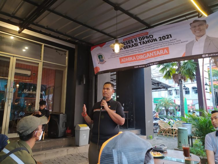 Politikus PKS Andhika Dirgantara saat menggelar reses