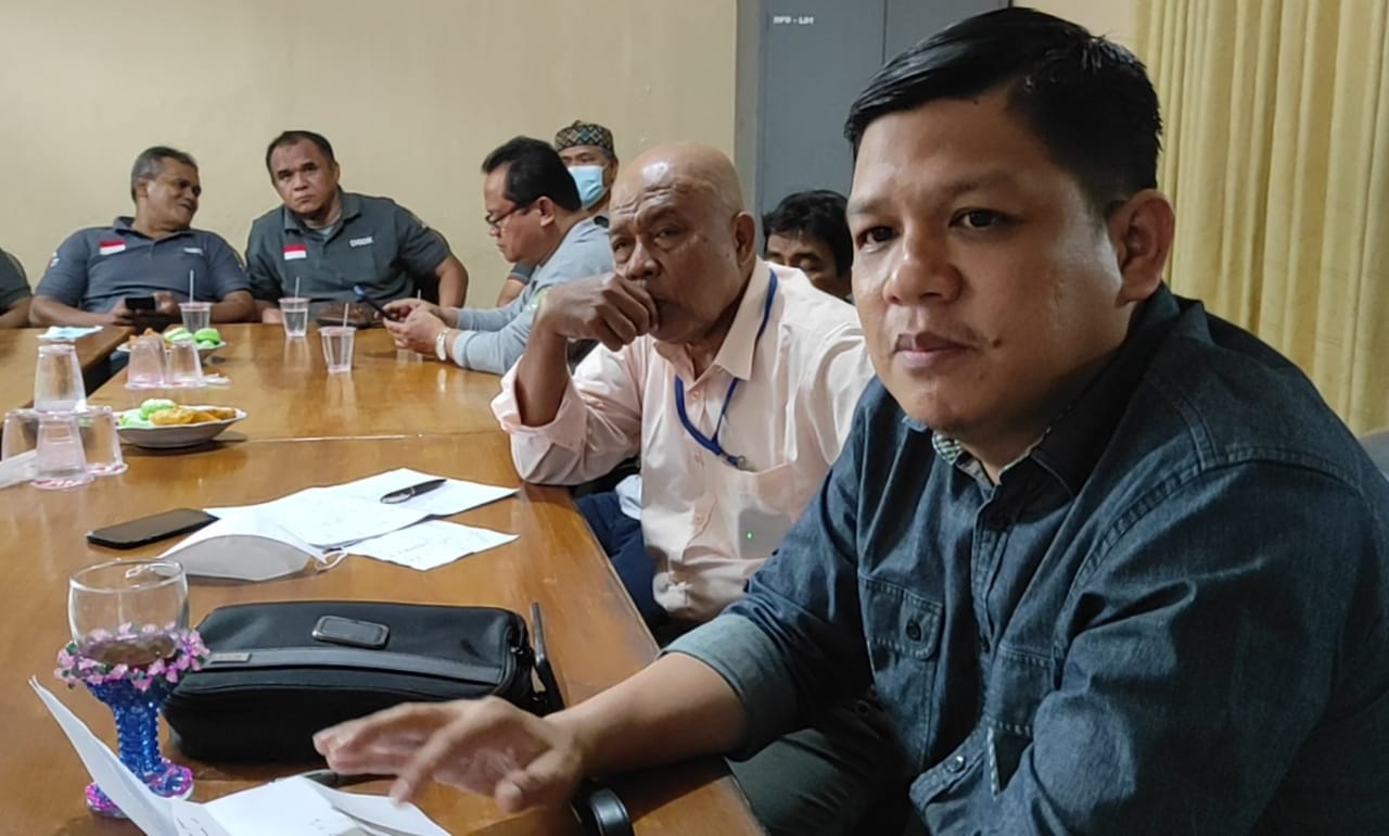 Foto: Ketua Bidang Pendidikan SMA/SMK Dewan Pendidikan Pendidikan Kota Bekasi, Ariyanto Hendrata, saat mengikuti sosialisasi PPDB online.