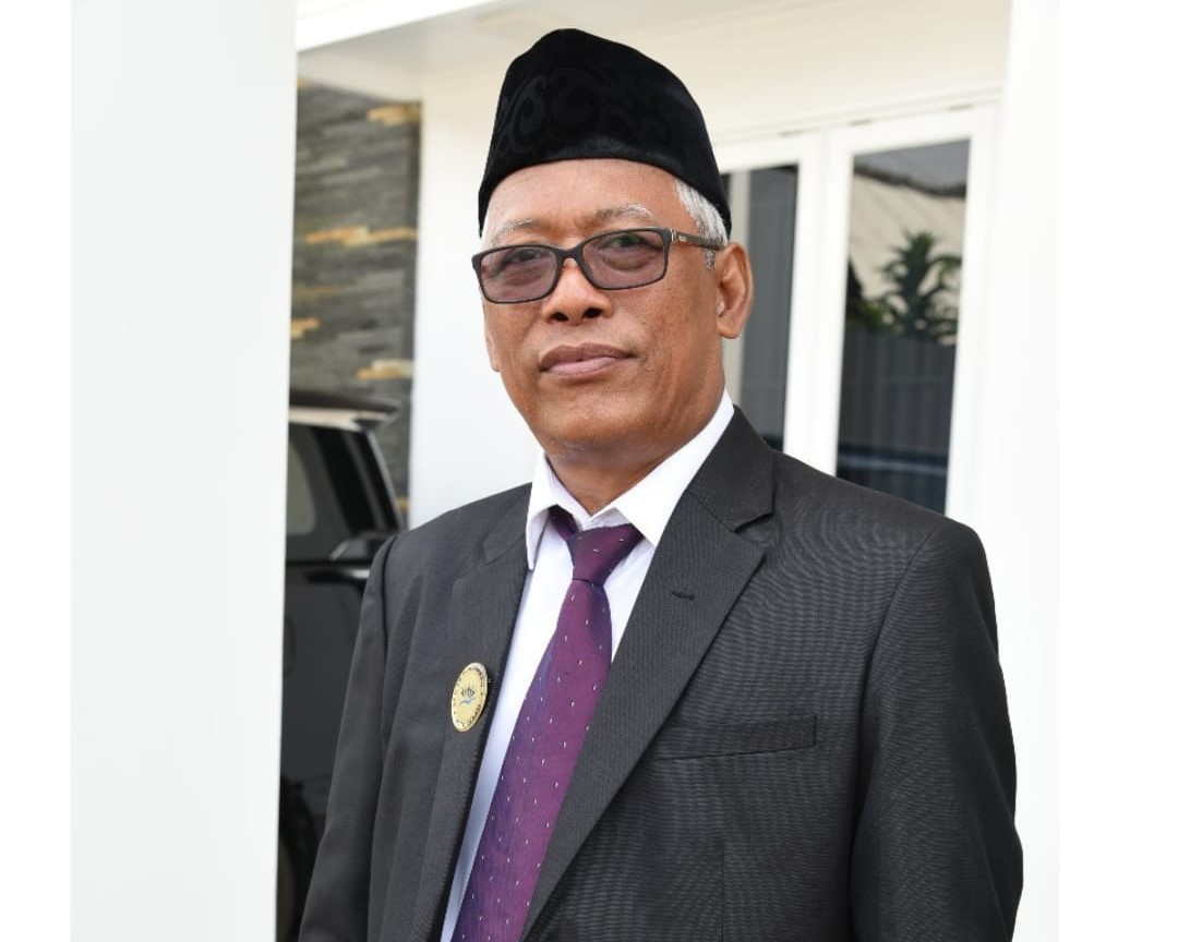 Foto: Ketua Dewan Pendidikan Kota Bekasi, Ali Fauzie.