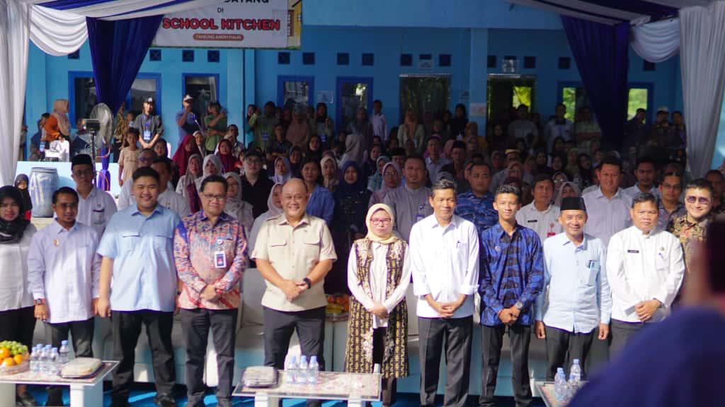 Komisi IX DPR RI bersama Badan Gizi Nasional (BGN) kembali melaksanakan sosialisasi Program Makan Bergizi Gratis (MBG) di Aula Muzdalifah, Asrama Haji Kota Bekasi