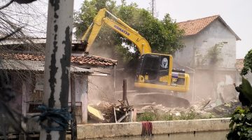 Nekat Langgar Tata Ruang, 72 Bangunan di Bekasi Timur Diratakan
