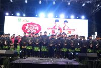 Ketua DPRD Kota Bekasi, Sardi Efendi dan Wakiota Bekasi Tri Adhianto menghadiri acara Pelantikan Pengurus Besar Badan Kekeluargaan Masyarakat Kota Bekasi (PB-BKMKB) periode 2026 