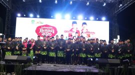 Ketua DPRD Kota Bekasi, Sardi Efendi dan Wakiota Bekasi Tri Adhianto menghadiri acara Pelantikan Pengurus Besar Badan Kekeluargaan Masyarakat Kota Bekasi (PB-BKMKB) periode 2026 