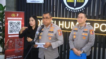 Kepala Divisi Humas Polri, Johnny Eddizon Isir