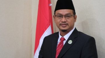 Ketua DPRD Kota Bekasi Sardi Effendi