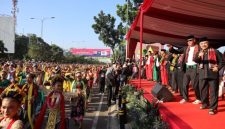 Ratudsan penaruPerayaan Hari Tari Sedunia  di arena car free day kota Bekasi